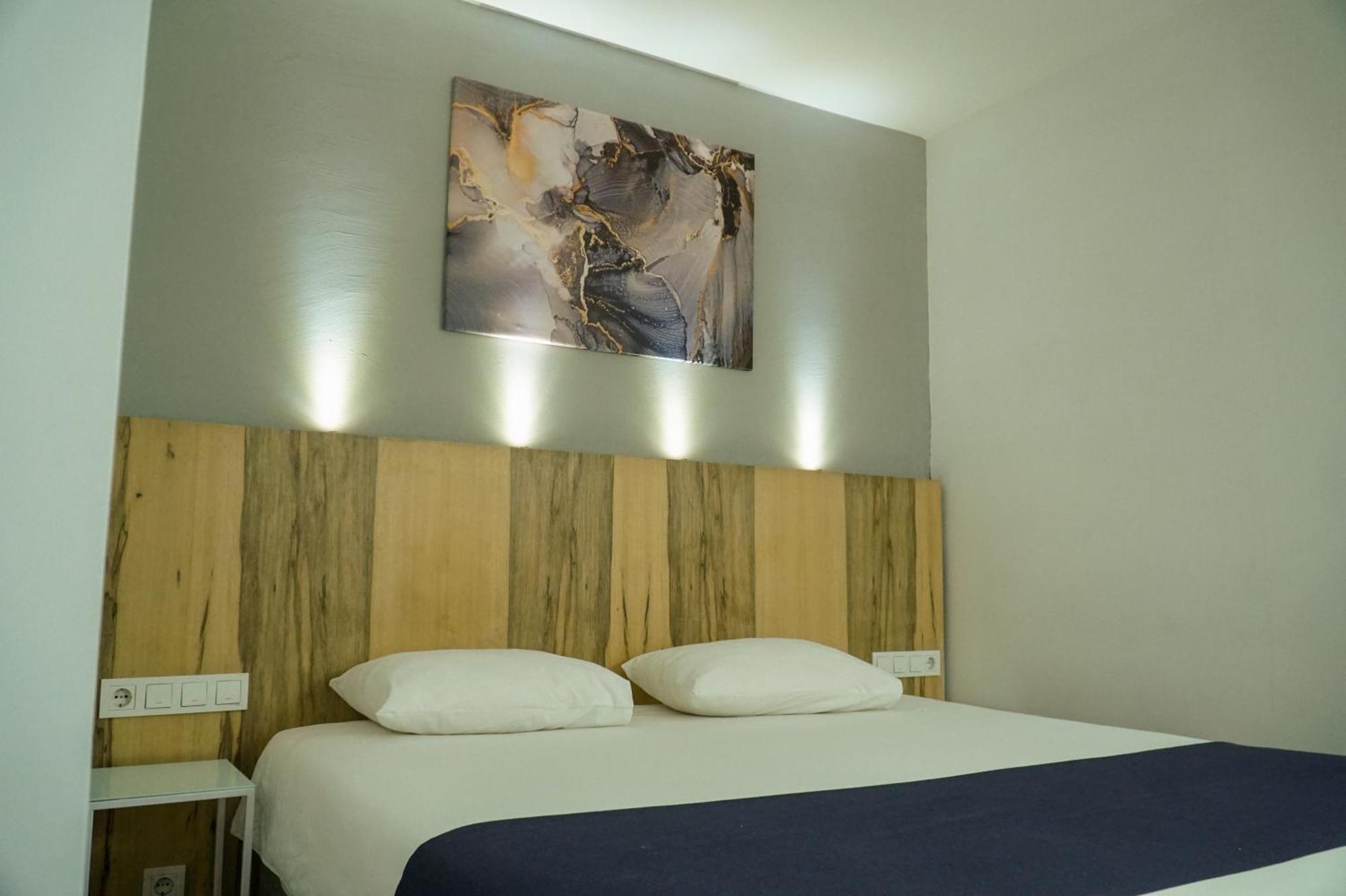 En Otel Karaca Εσκίσεχιρ Εξωτερικό φωτογραφία